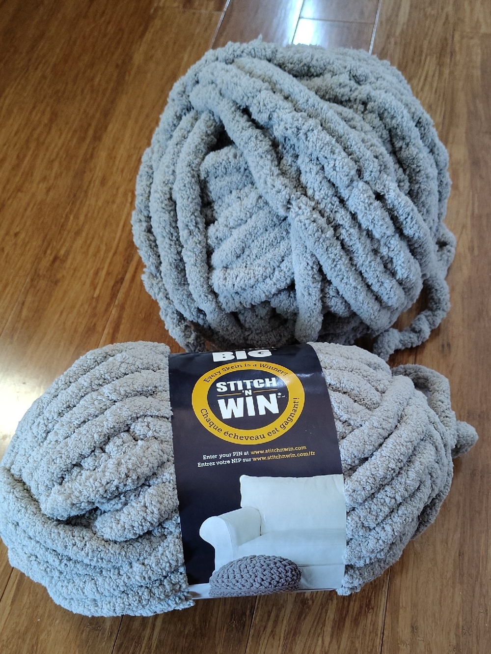 2 Balls Bernat Blanket Big Stitch 'n Win Big  Yarn Pale Gray